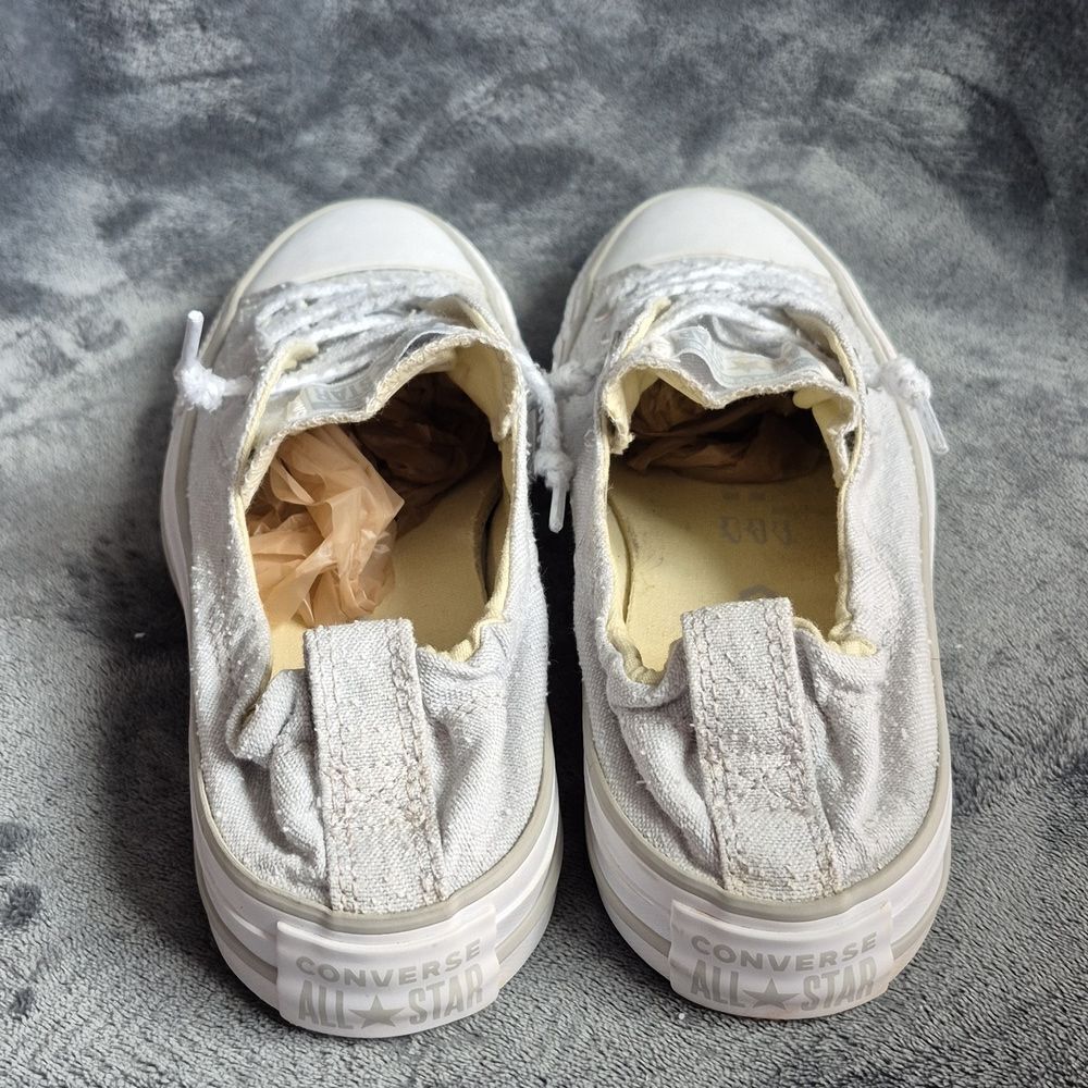 Converse Women's 8 Grey and White Scrunch Sneaker - Picture 4 of 8